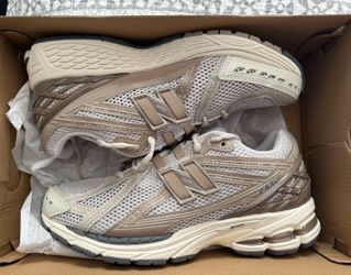 New Balance 1906R Sneakers