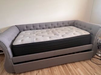 Grey Twin Size Daybed w Trundle Bed and one matress