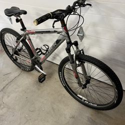 Trek Man's  Mtn Bike