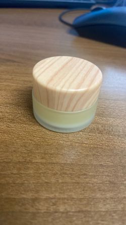 Oat milk and honey lip mask