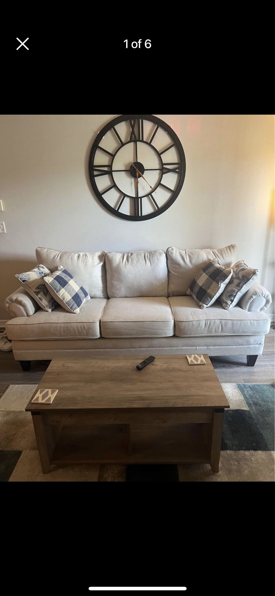 Beautiful Couch - Like New