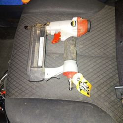 Pneumatic Nailer Gun 