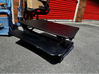 Adjustable monitor stand
