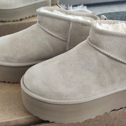 UGG Women's Classic Ultra Mini Platform Boot