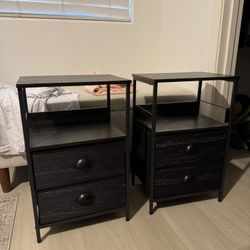 2 Nightstands