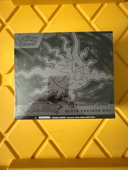 Pokémon Center Mega Evolution Pitch Black Pokemon Center Elite Trainer Box