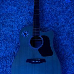 d550ce walden Guitar It’s Electric Works Fine No Damage Haven’t Use It In 4 Years  Guitar $400 And Case $129