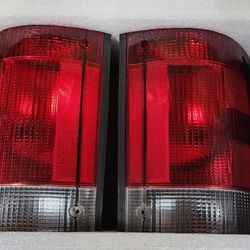 Excursion or Econoline Van Taillights (Belen)
