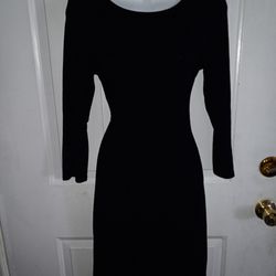 Medium Black Dress With Slit