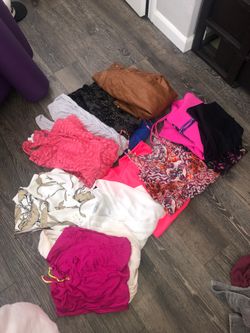 Pile or women’s clothes!!!! $25!!!!