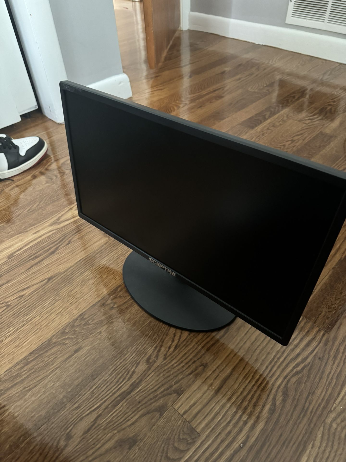 75 htz Sceptre Monitor