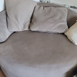 VERY CLEAN COMFY FABRIC $200 SELLING ONLY FOR $50 ❣️PICK UP ONLY❣️ PERFECT FOR COLLEGE DORM KIDS ROOM PLAYROOM OR OR MANCAVE 