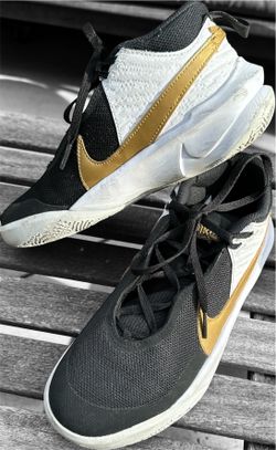 NIKE TEAM HUSTLE, SIZE 4.5 YOUTH