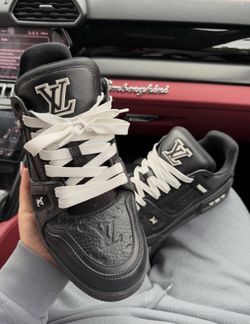 LV designer shoe