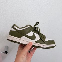 Nike dunk low olive