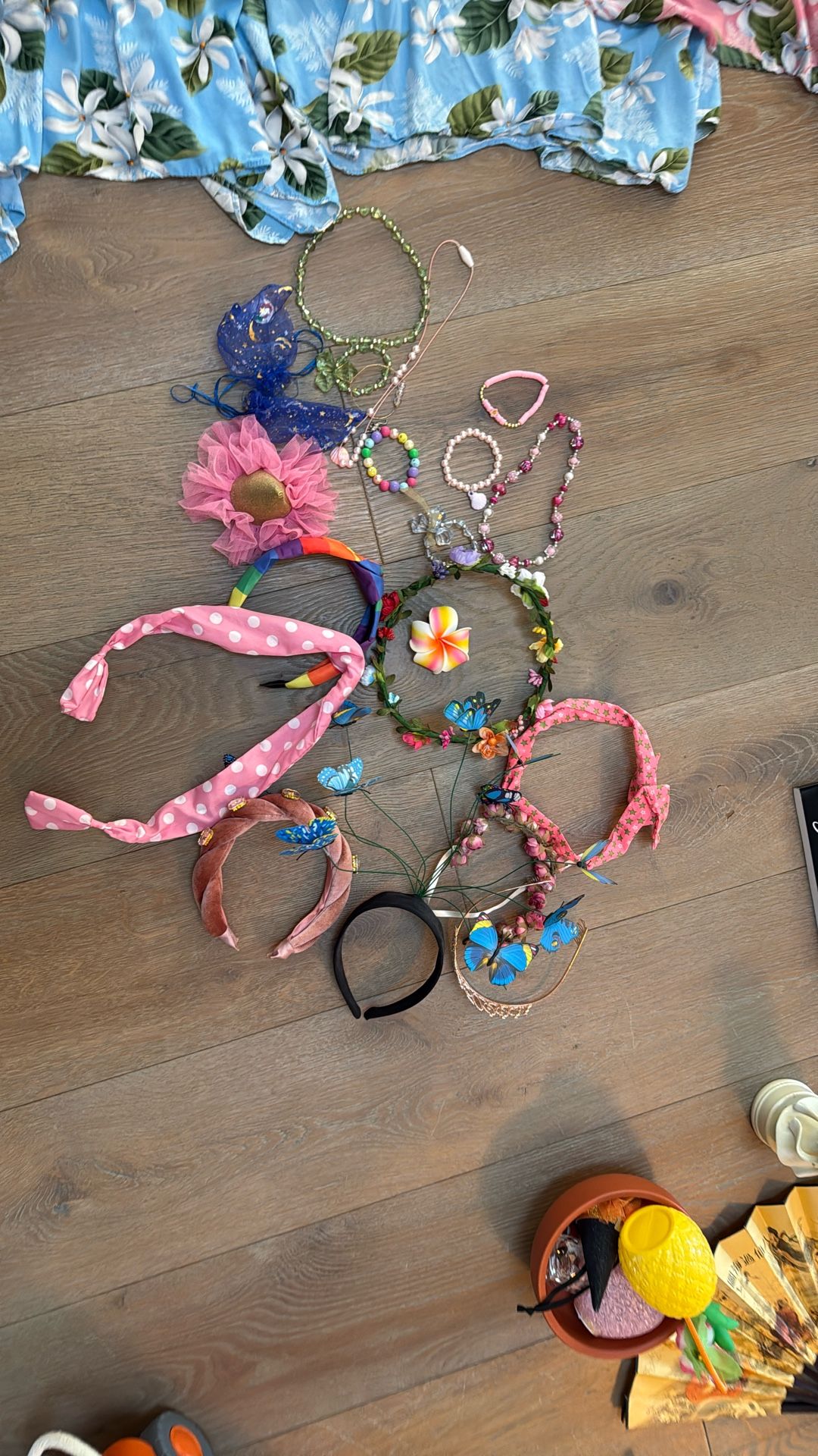 Free Head bands, Crowns, Necklaces And Bracelets