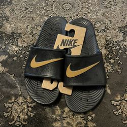Men’s Nike Slides Size 13