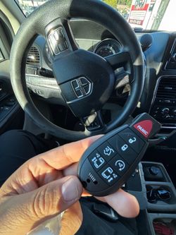 Llaves de autos / car keys and remotes