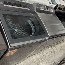 Whirlpool Washer And Gas Dryer 