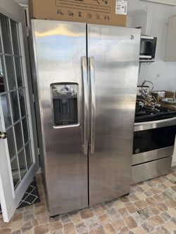GE Fridge 36 W