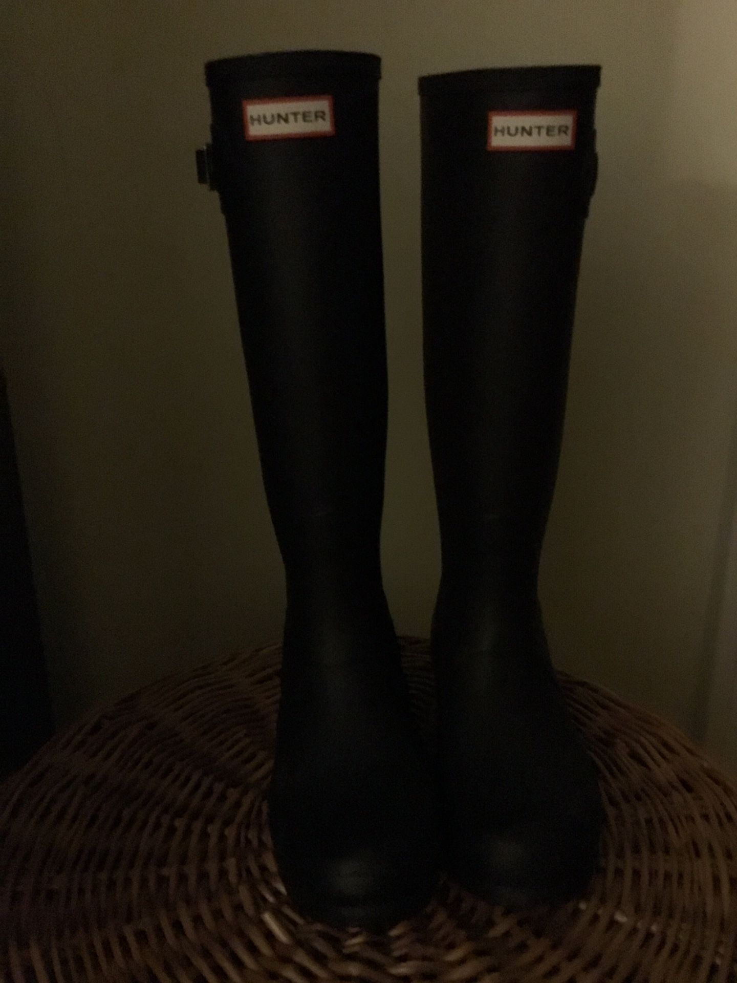 Hunter Boots Size 9  Navy