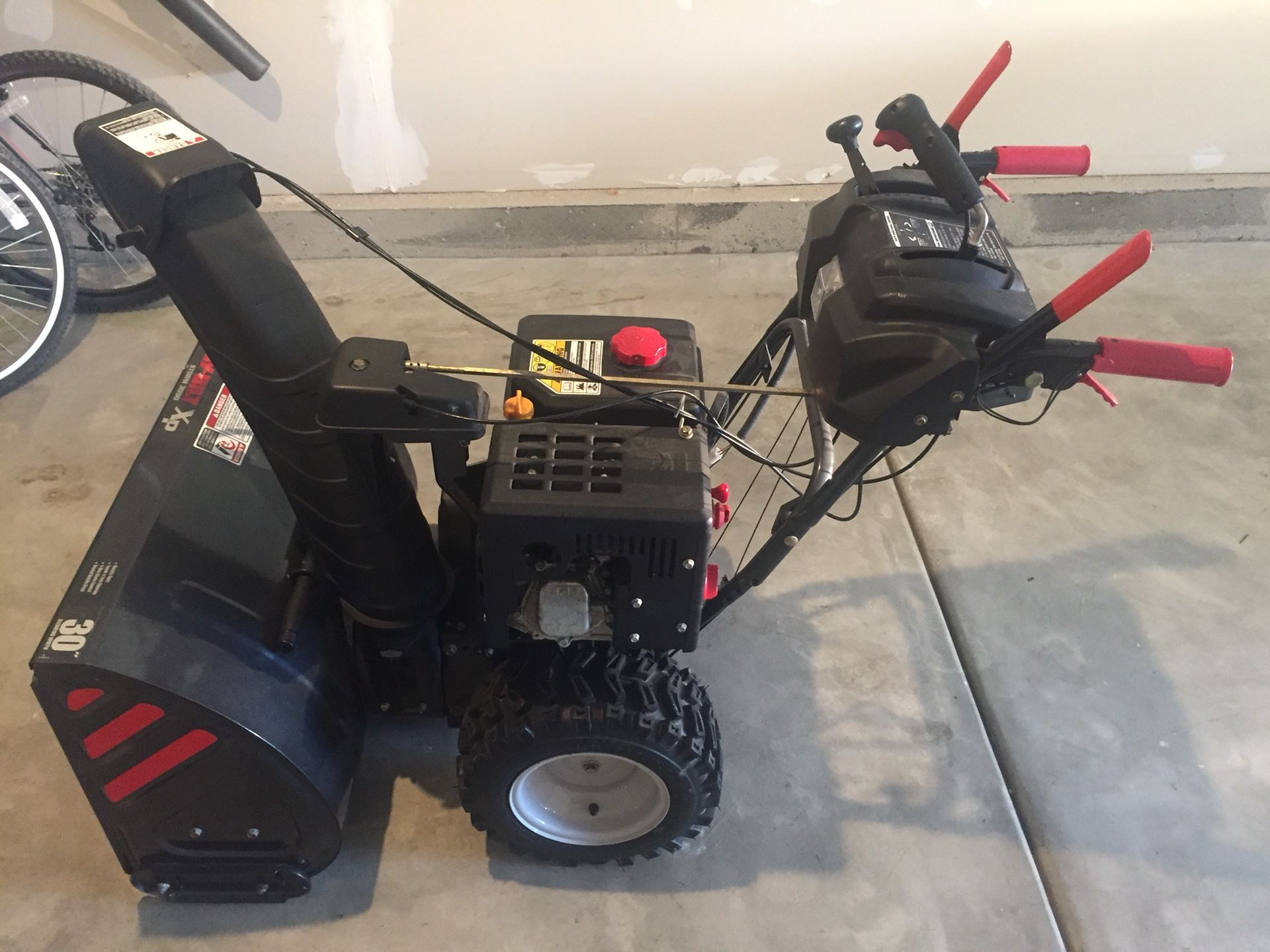 LIKE NEW Troy Bilt XP Storm 3090 30” inch Snow Blower NO RUST