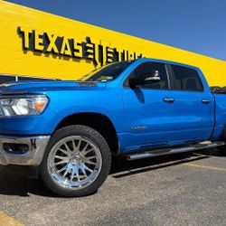 HOLIDAY SPECIALS 🔥