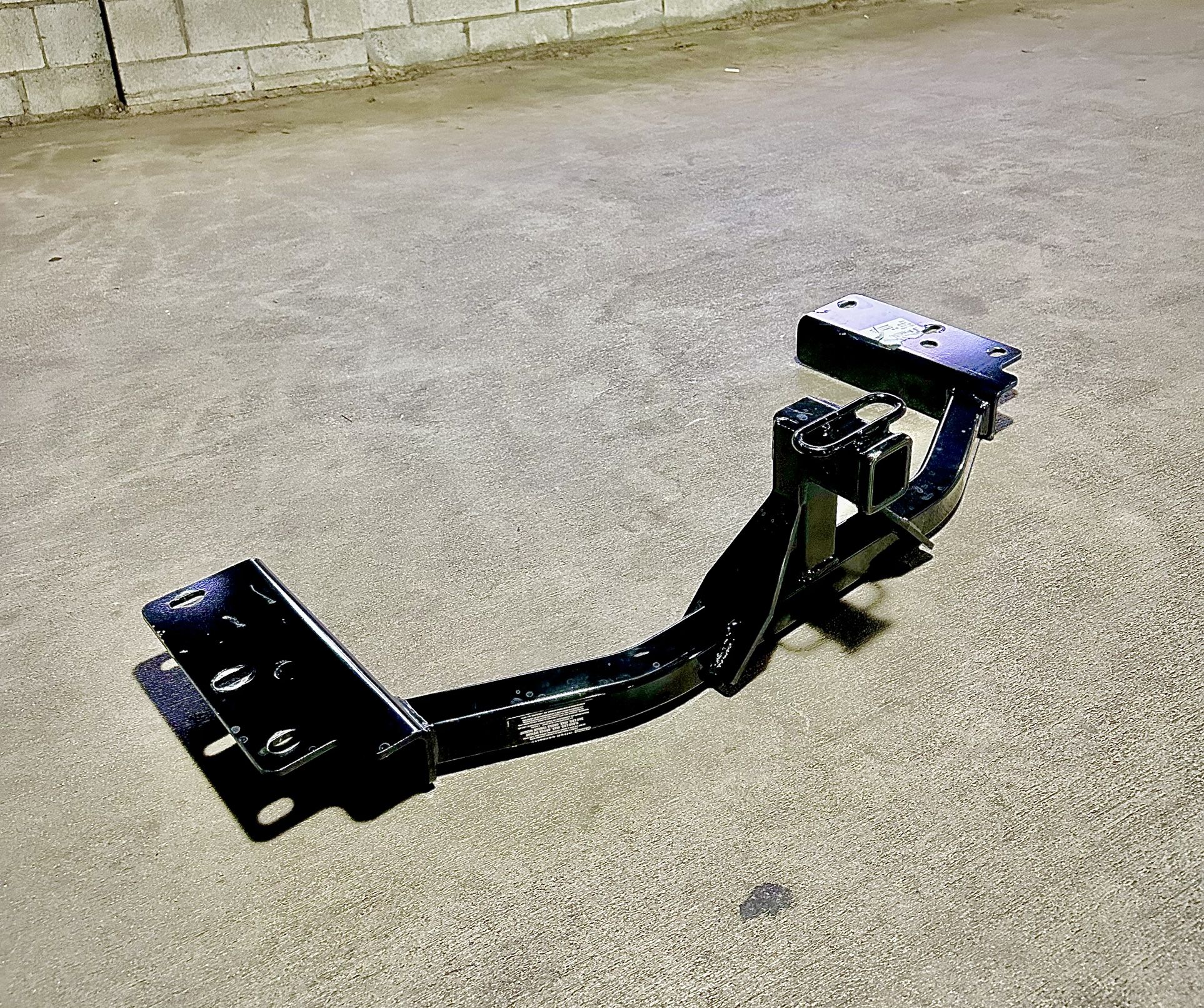 Curt Class III Trailer Hitch Receiver 13438