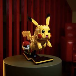 LEGO Pokémon Pikachu and Poke Ball 72152 BRAND NEW PRE SALE!! SHIPS 2/27