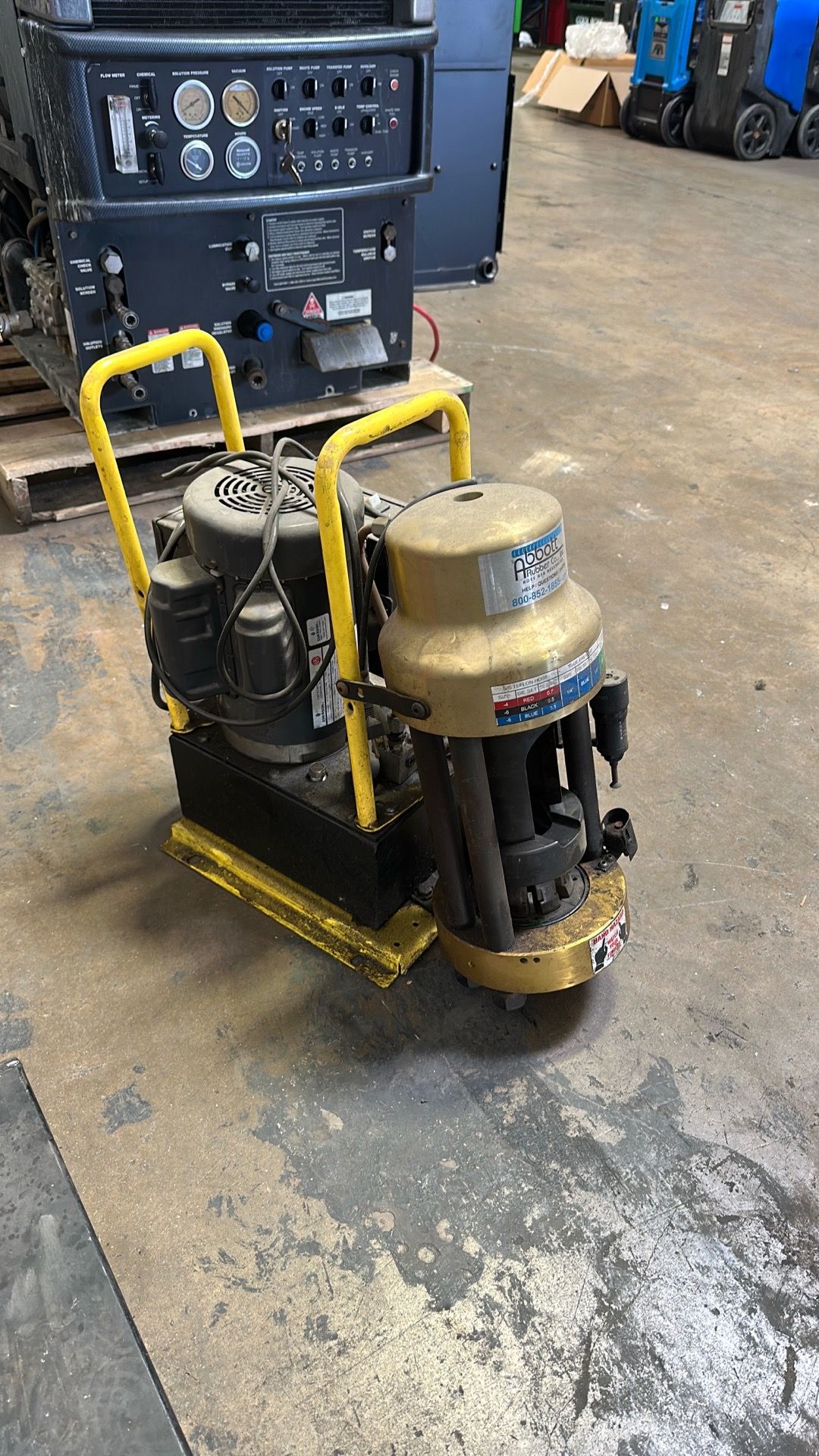 Hose crimper