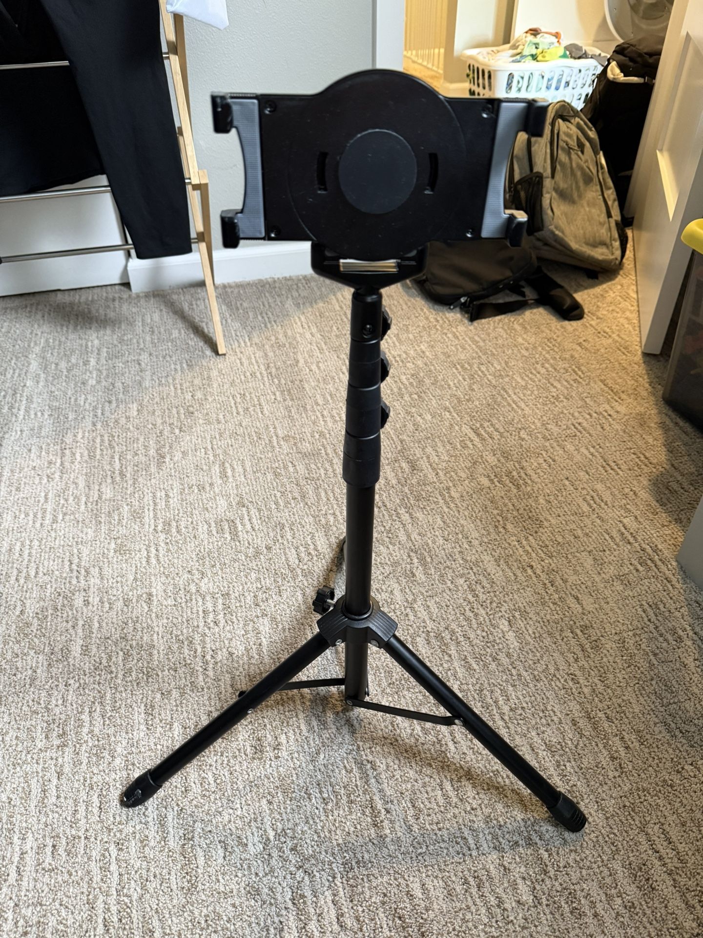 Tripod Stand for iPad
