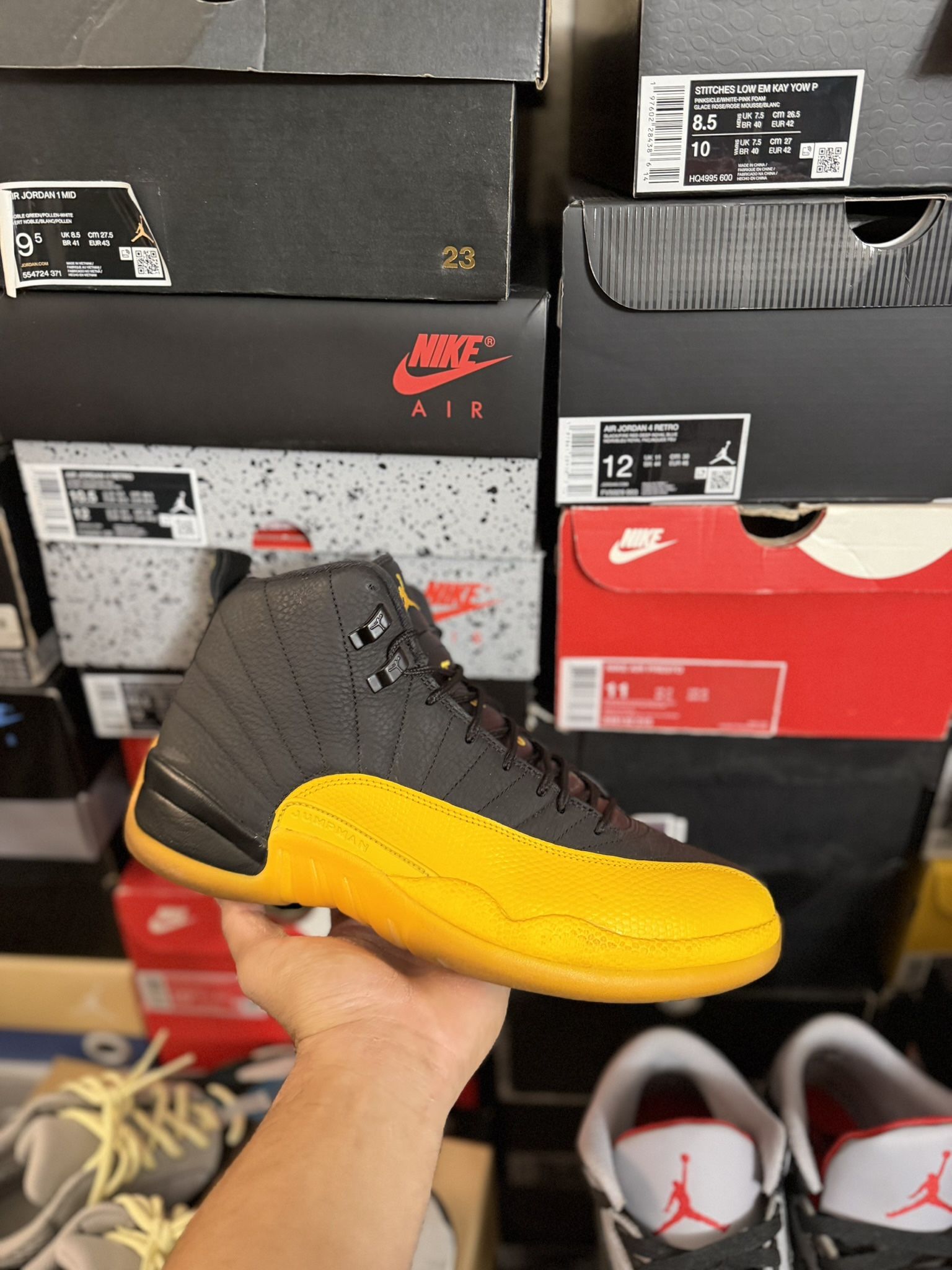 Jordan Black University Gold 12s size 10.5 VNDS 