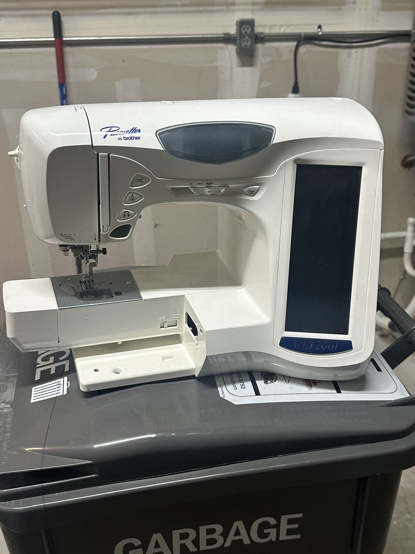 Brother Pacesetter ULT2001 Embroidery Machine