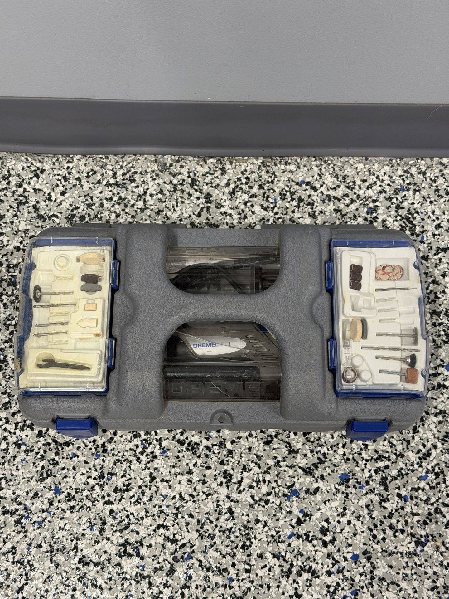 DREMEL WIRED TOOL WITH BOX AND ACCESSORIES!!! EXCELLENT CONDITION!!!