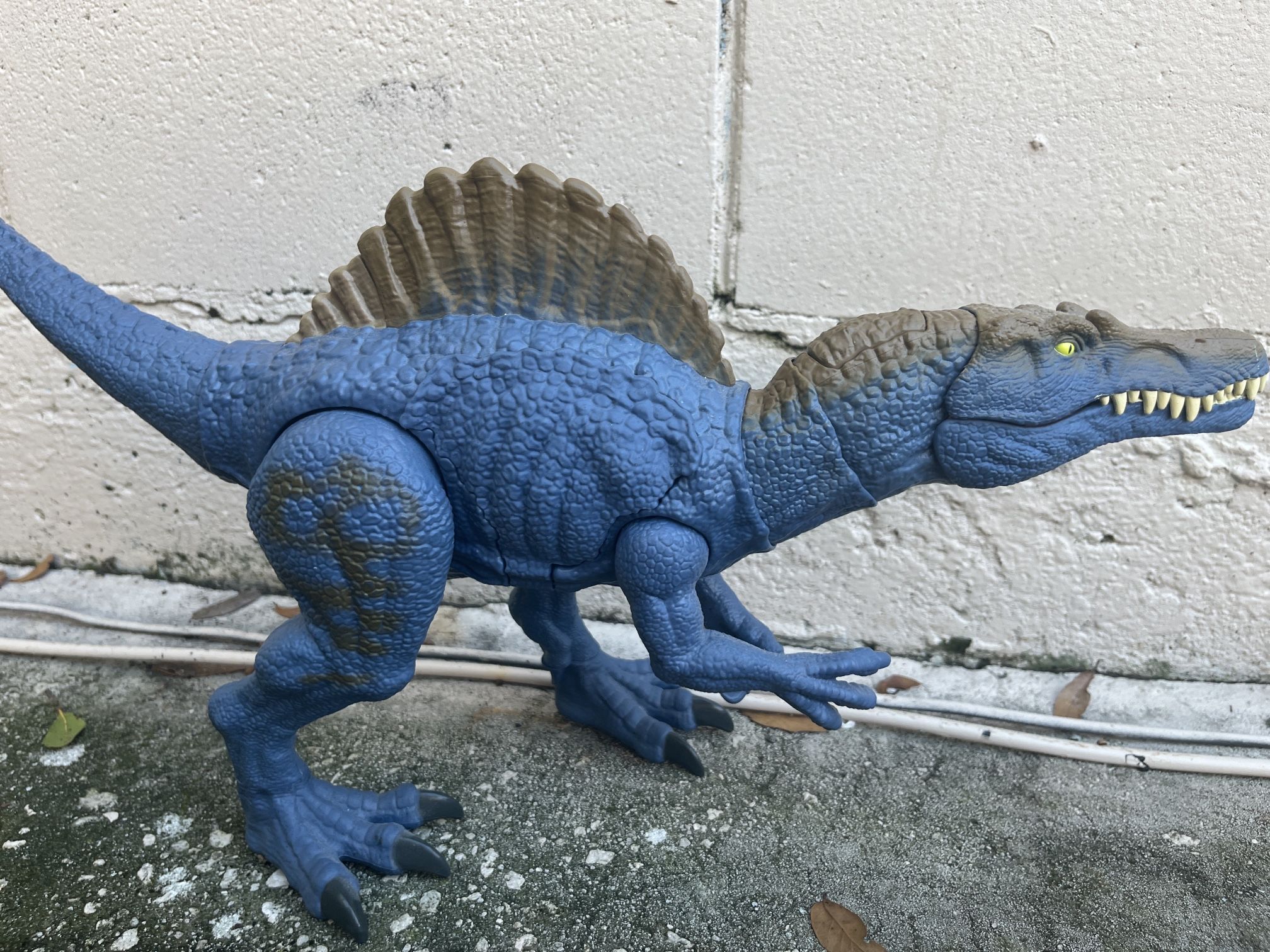 Battle damage spinosaurus 