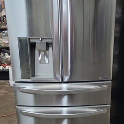 LG Counter depth refrigerator with water and ice, like new.