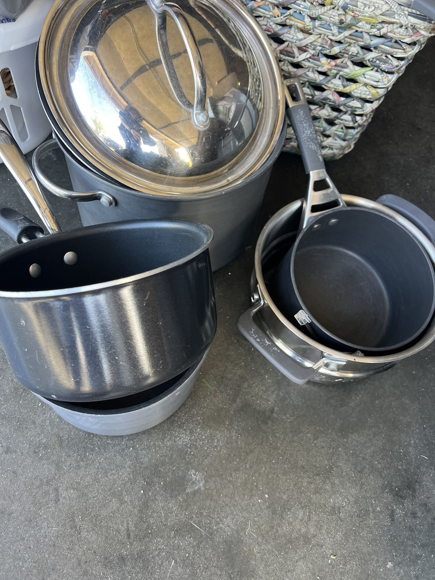 Multiple Pots In Pans Mostly Kirkland