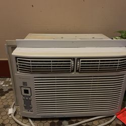 Frigidaire FAA065P7A Air Conditioner