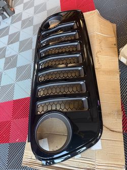 2021 JEEP 4XE GRILL