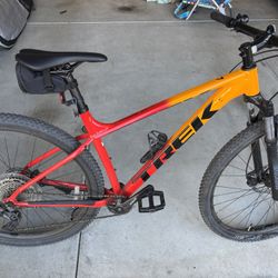 Trek Marlin 7 gen 2 Large 29” Mountain Bike