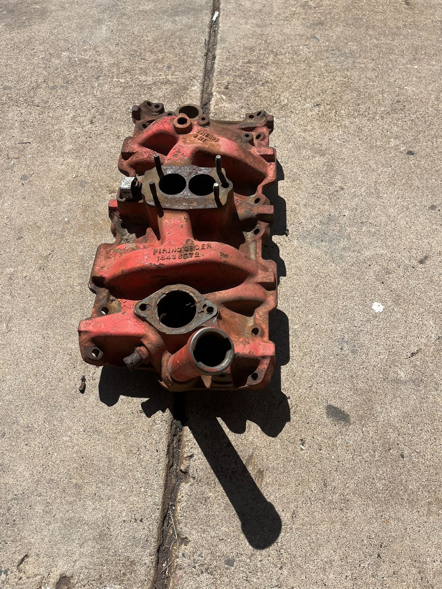 Vintages Chevy Intake 2 Barrel