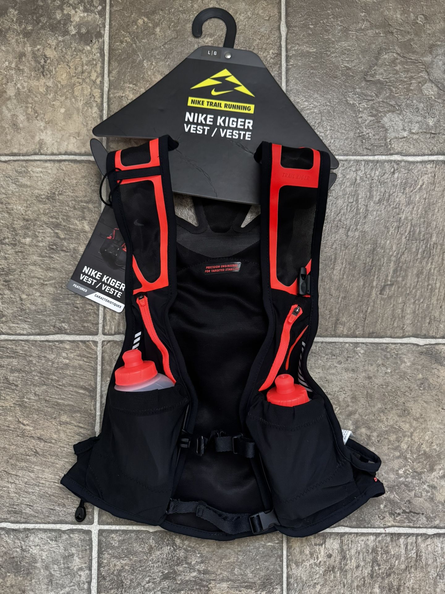 New S, M, L Nike Trail Kiger Performance Hydration Vest 2.0 $185 Crimson Black