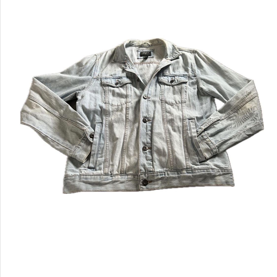 Men’s Light Wash Denim Jacket – L Classic Trucker Style