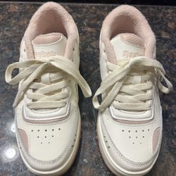Reebok Shoes Size 5.5