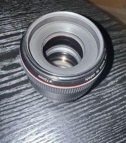 Canon EF 50mm 1.2 lens
