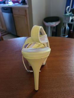 Yellow 6in heels new