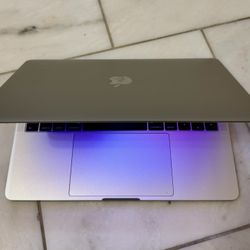 MacBook Pro 13” / 2016