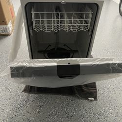 Whirlpool Dishwasher Brand New 24”