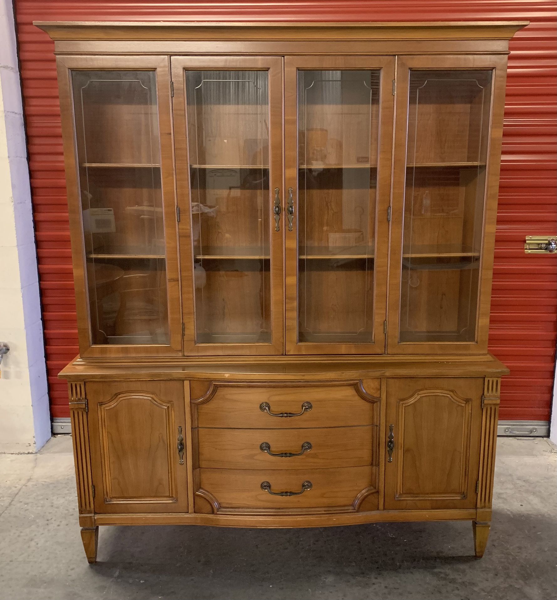$250 for (1) Piece MCM Mid-Century Modern Bernhardt Furniture Company China Cabinet and Hutch