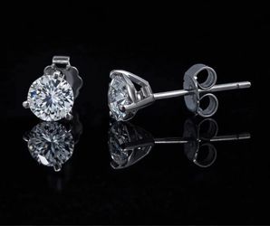 Diamond studs